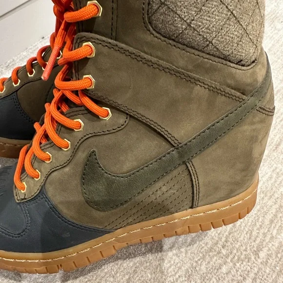 Nike Women's Lace-Up Boots in Olive and Orange - Picture 3 of 10